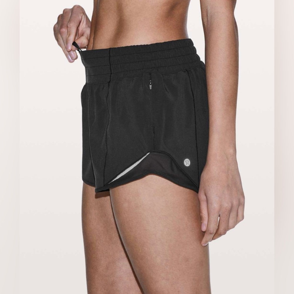 Lululemon Hotty Hot Short 2.5”. Black. Size 6.